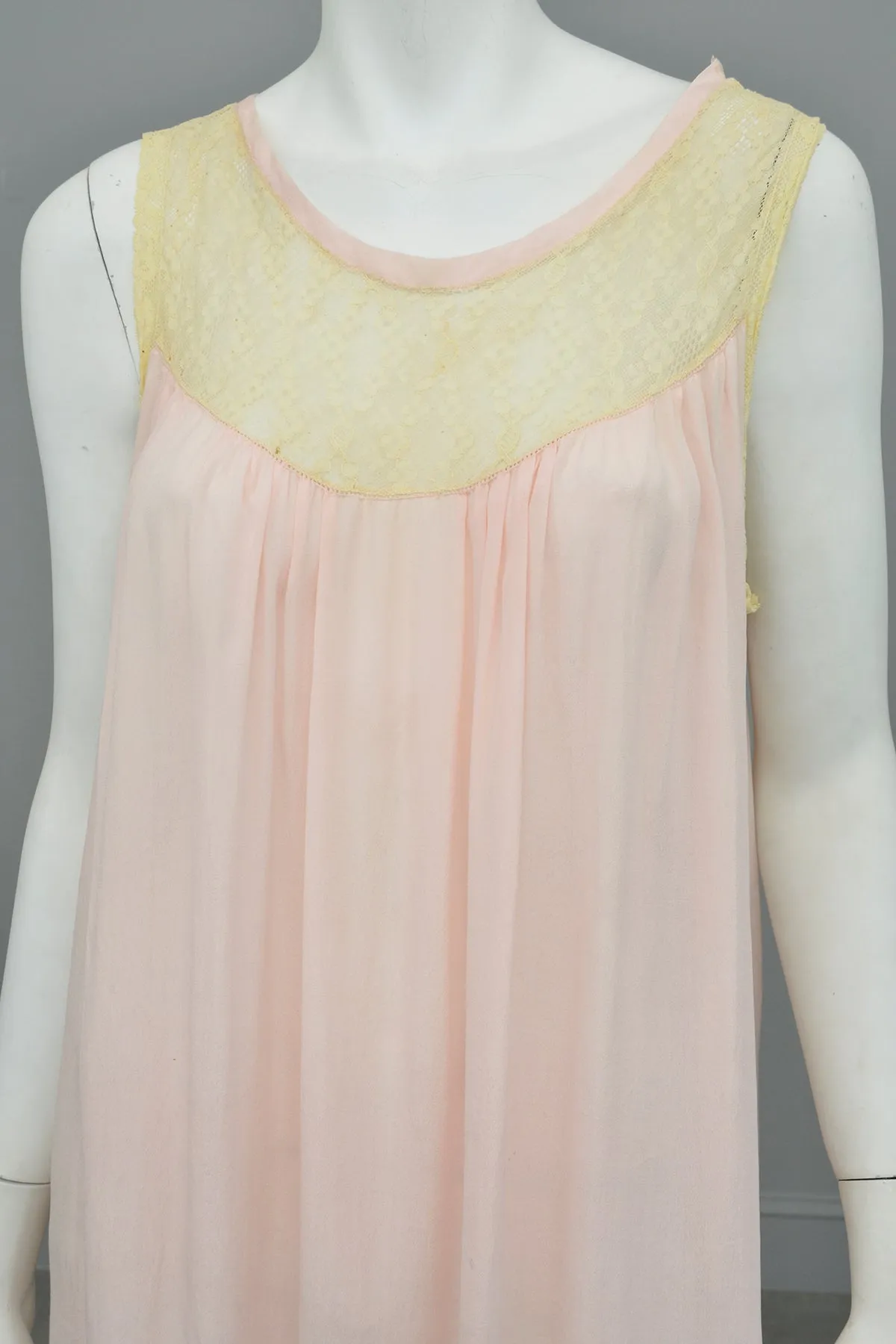 1920s Ballerina Pink Silk Negligee w Lace Trim   Handkerchief Hemline