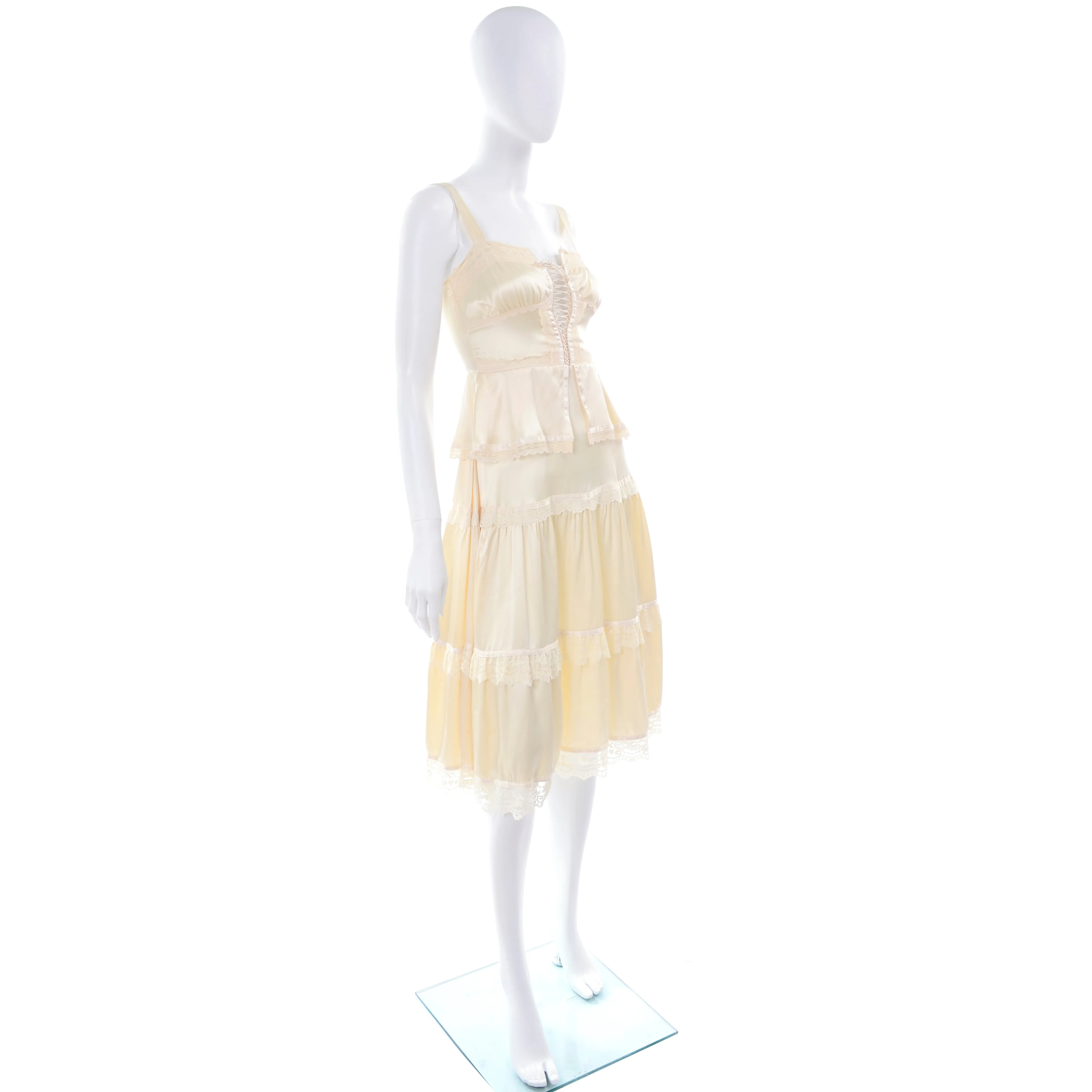 1970s Gunne Sax Cream Satin Dress w/ Corset Top & Lace Trim Tiers