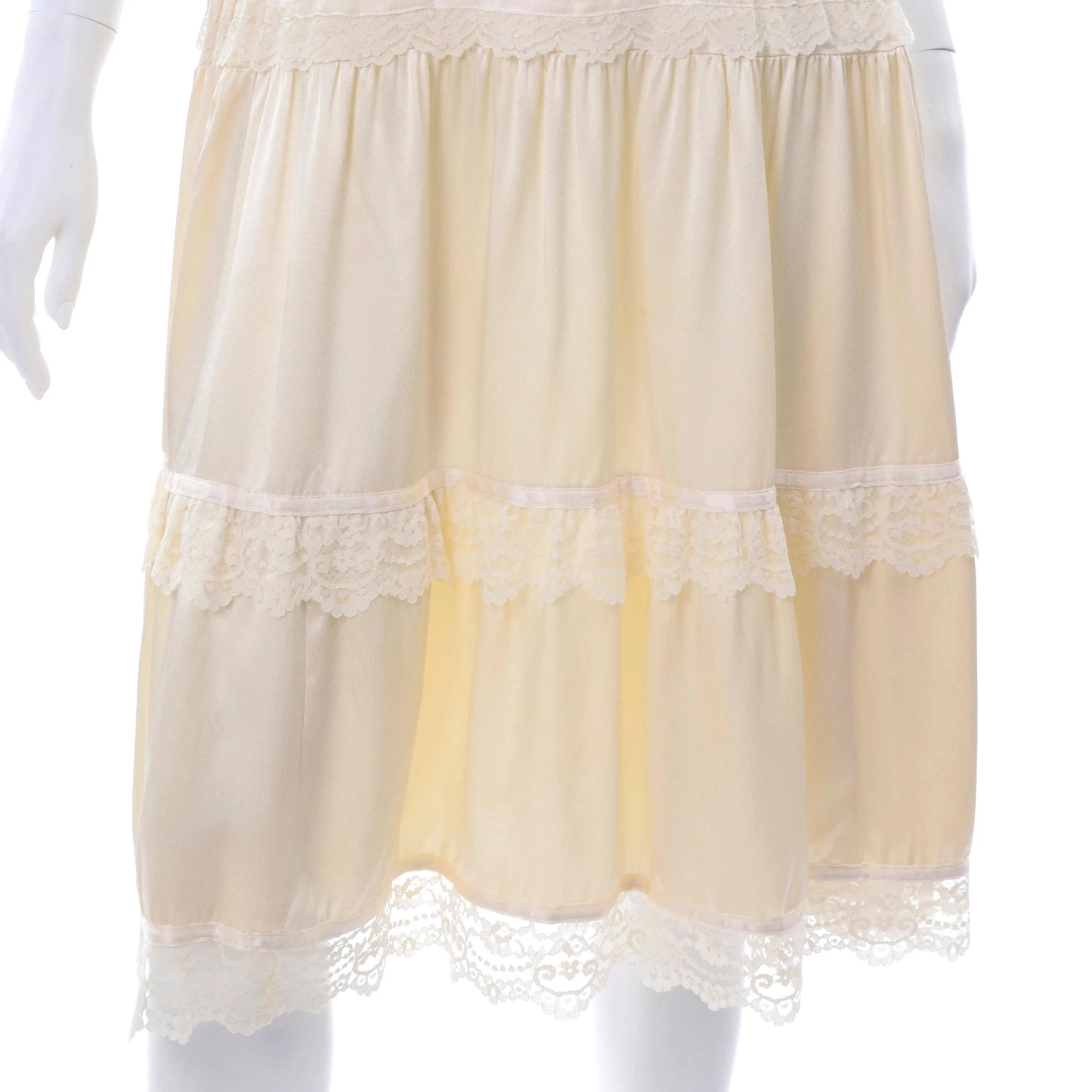 1970s Gunne Sax Cream Satin Dress w/ Corset Top & Lace Trim Tiers
