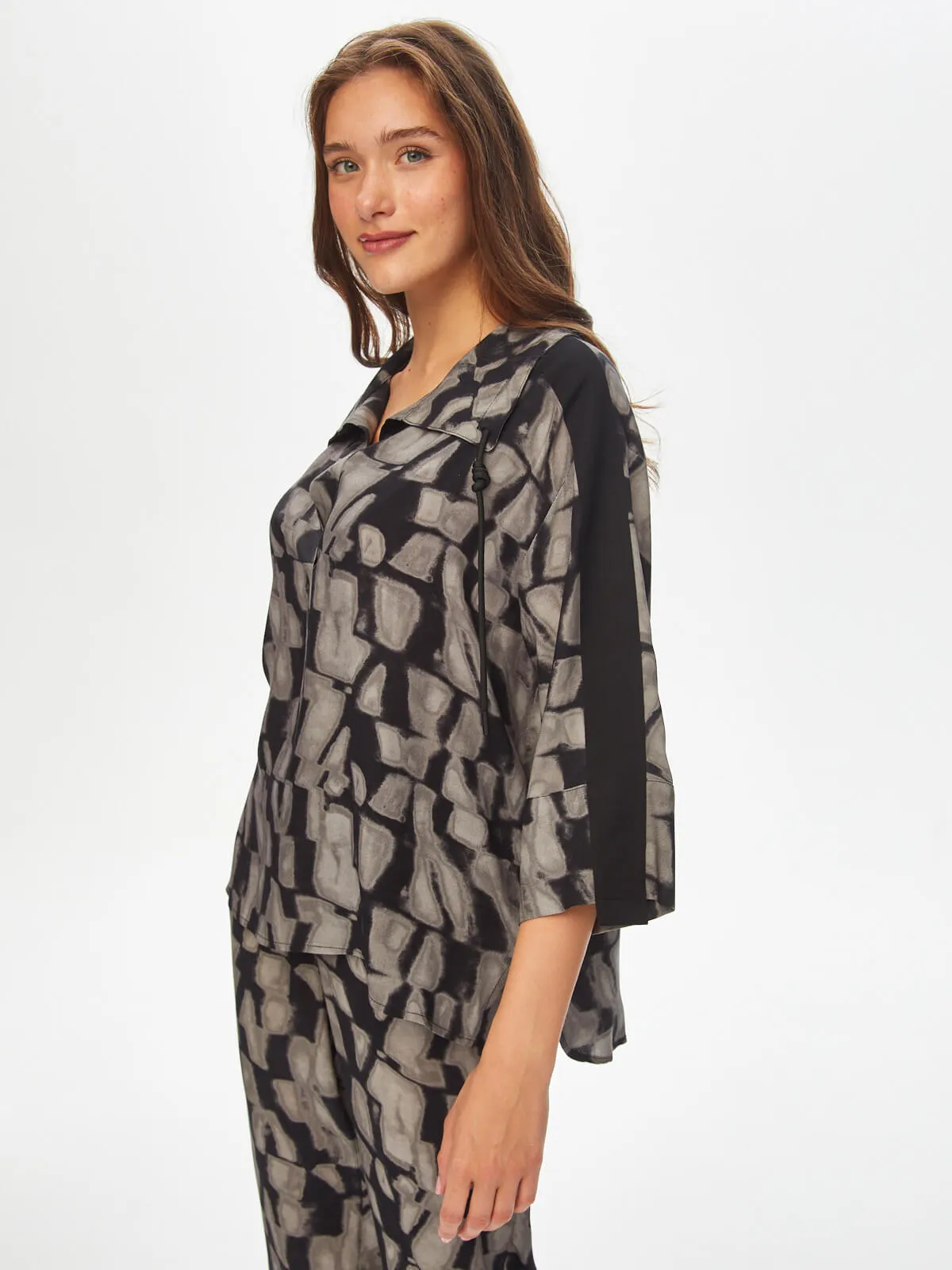 Abstract Monochrome Pattern Half Padded Blouse 69149