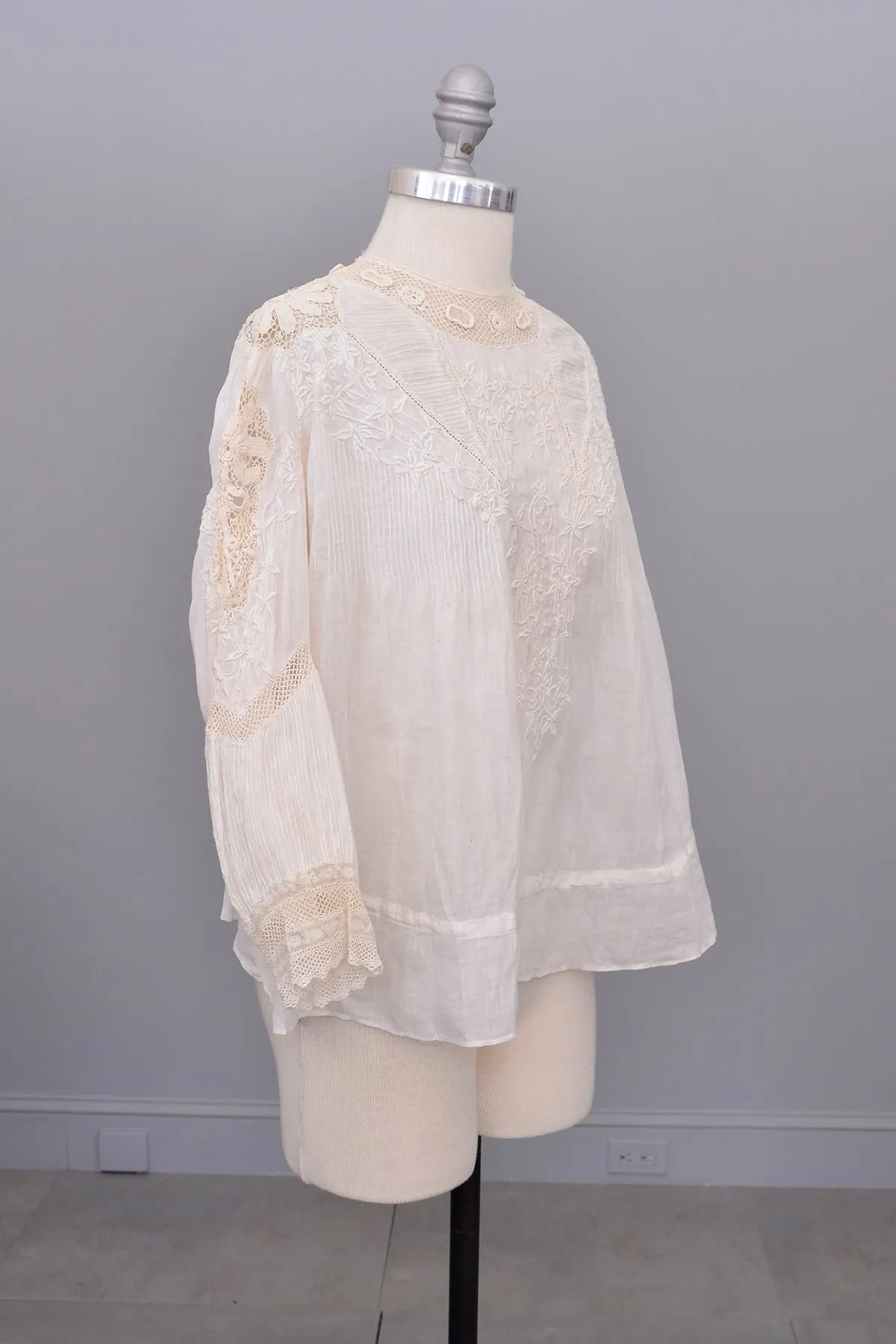 Edwardian White Blouse with Crochet and Embroidery | Restoration needed