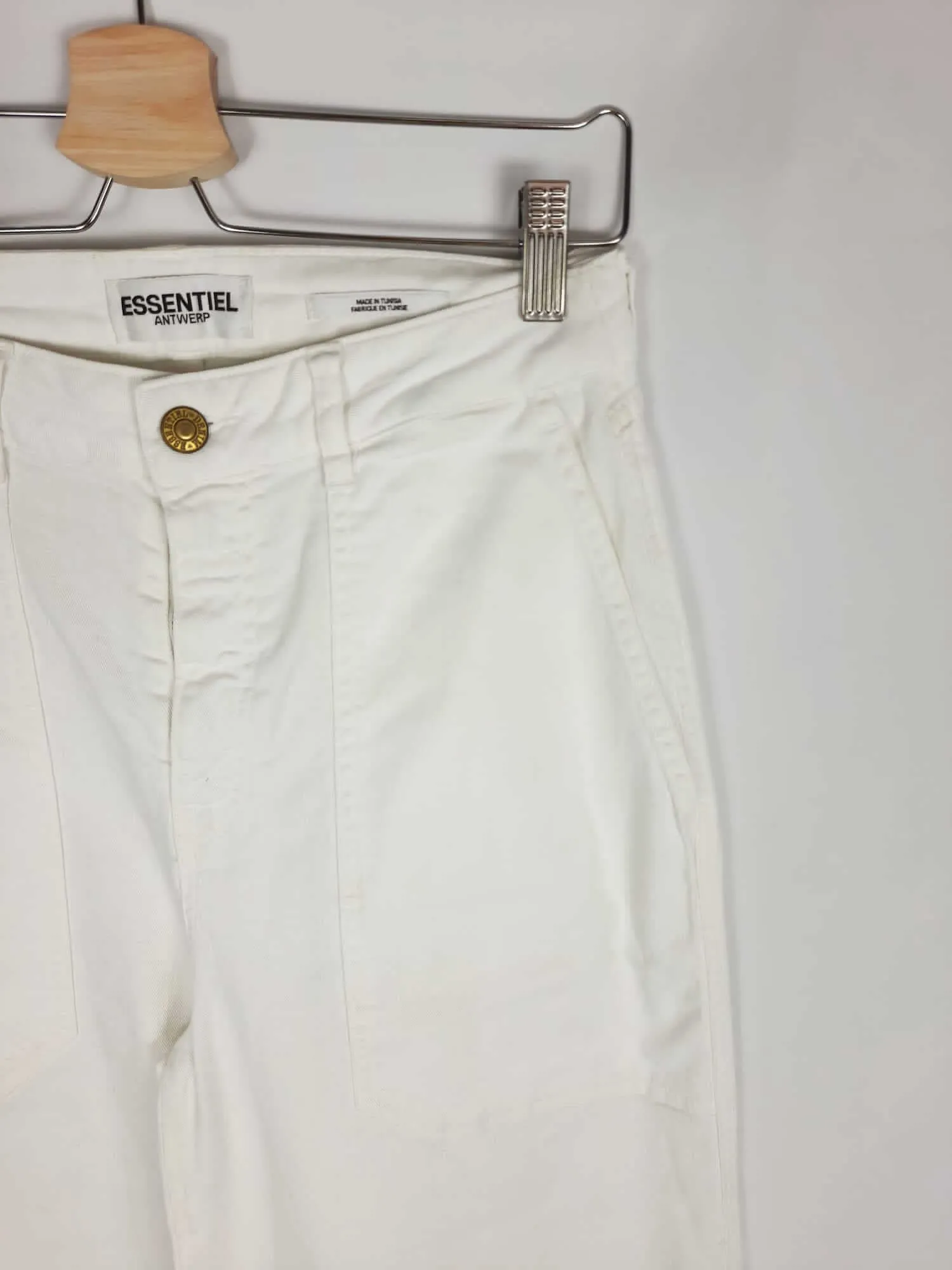 ESSENTIEL. Pntalon recto blanco T.40