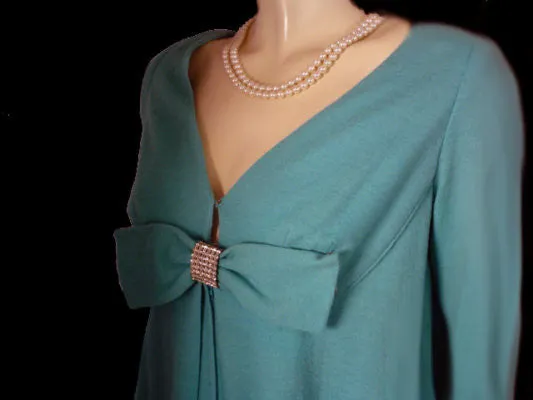 FROM MY OWN PERSONAL COLLECTION - GORGEOUS VINTAGE LUCIE ANN - BEVERLY HILLS EVENING DRESS / LOUNGING DRESSING GOWN WITH PRONG-SET SPARKLING RHINESTONE BOW IN OCEANSPRAY