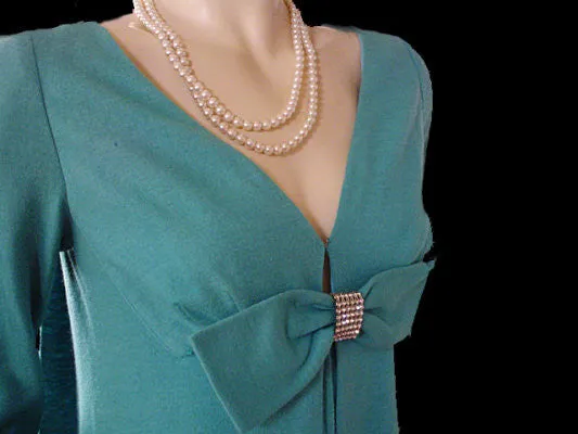 FROM MY OWN PERSONAL COLLECTION - GORGEOUS VINTAGE LUCIE ANN - BEVERLY HILLS EVENING DRESS / LOUNGING DRESSING GOWN WITH PRONG-SET SPARKLING RHINESTONE BOW IN OCEANSPRAY