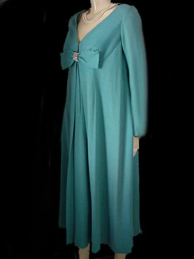 FROM MY OWN PERSONAL COLLECTION - GORGEOUS VINTAGE LUCIE ANN - BEVERLY HILLS EVENING DRESS / LOUNGING DRESSING GOWN WITH PRONG-SET SPARKLING RHINESTONE BOW IN OCEANSPRAY