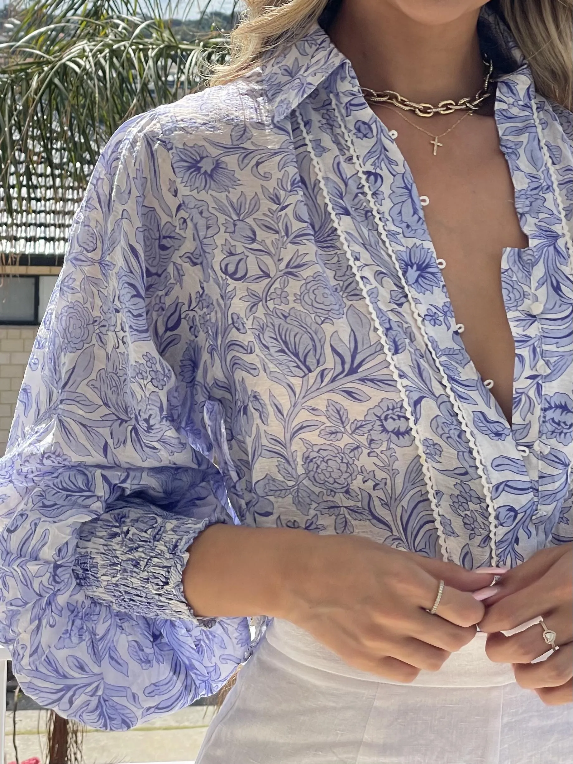 Womens Blue Floral Henne Blouse - Stylish and Elegant