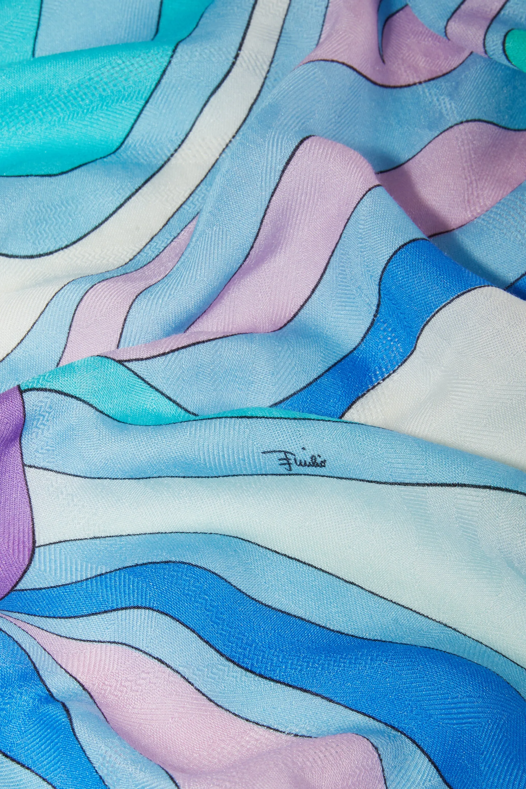 Large Jacquard Marmo Scarf : Restructure the e-commerce product title into English while adding necessary modifiers.