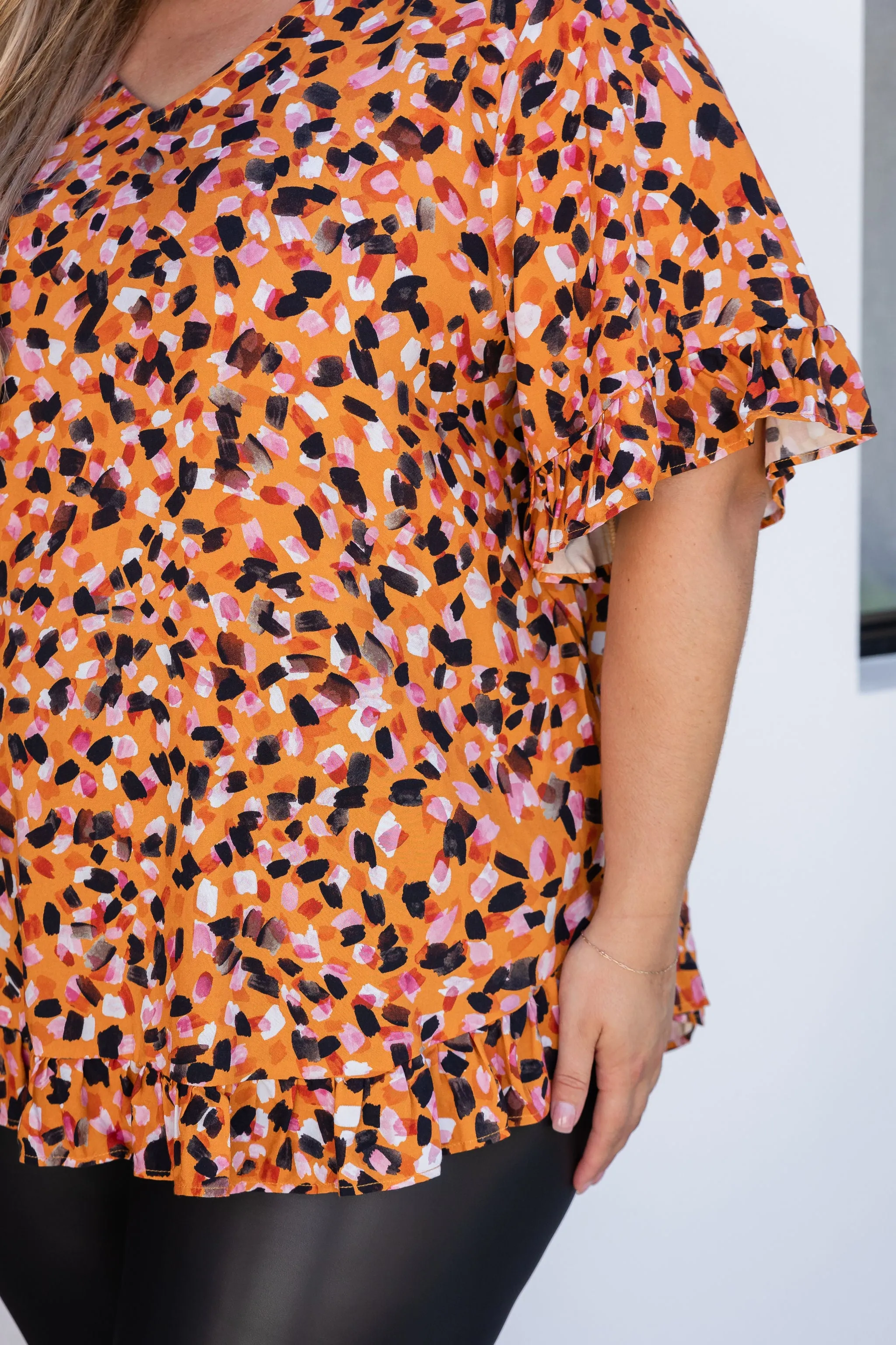 Natalie Frill Top in Brown Fleck