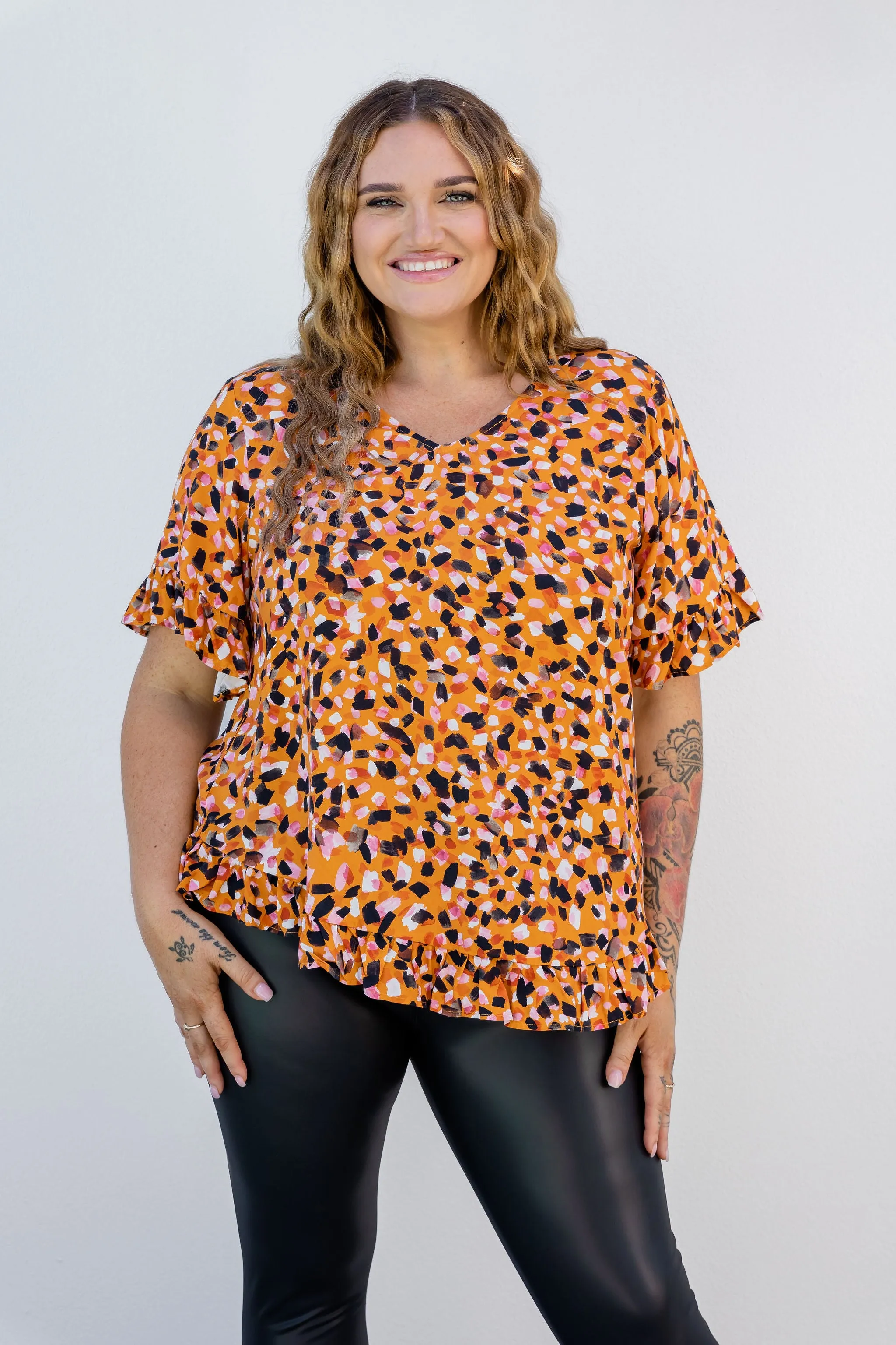 Natalie Frill Top in Brown Fleck
