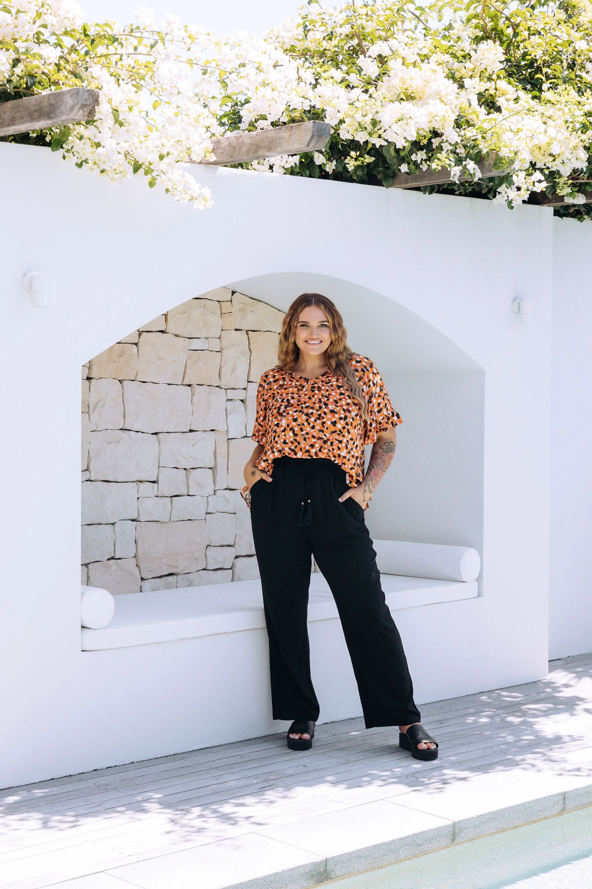 Natalie Frill Top in Brown Fleck