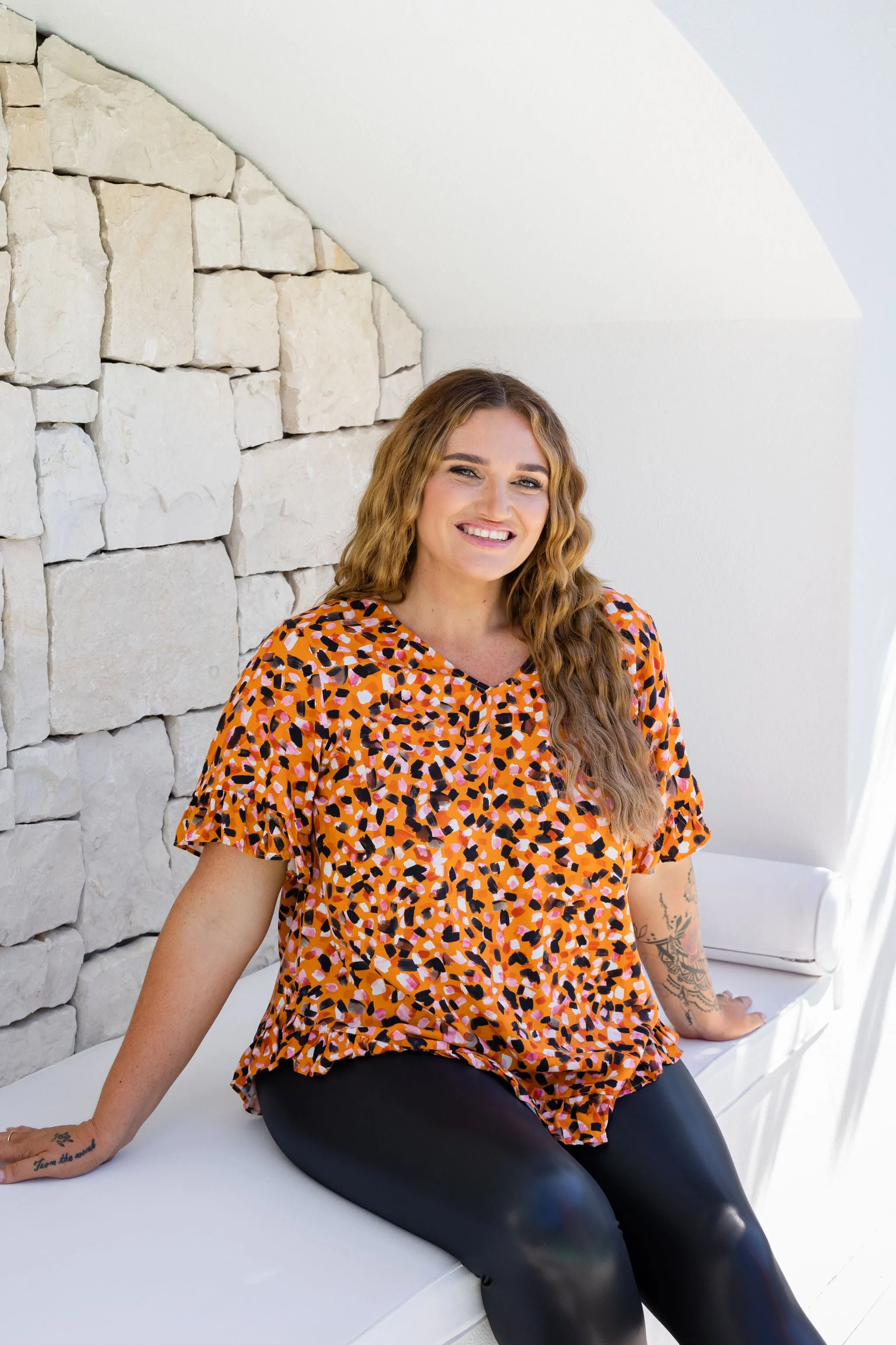 Natalie Frill Top in Brown Fleck