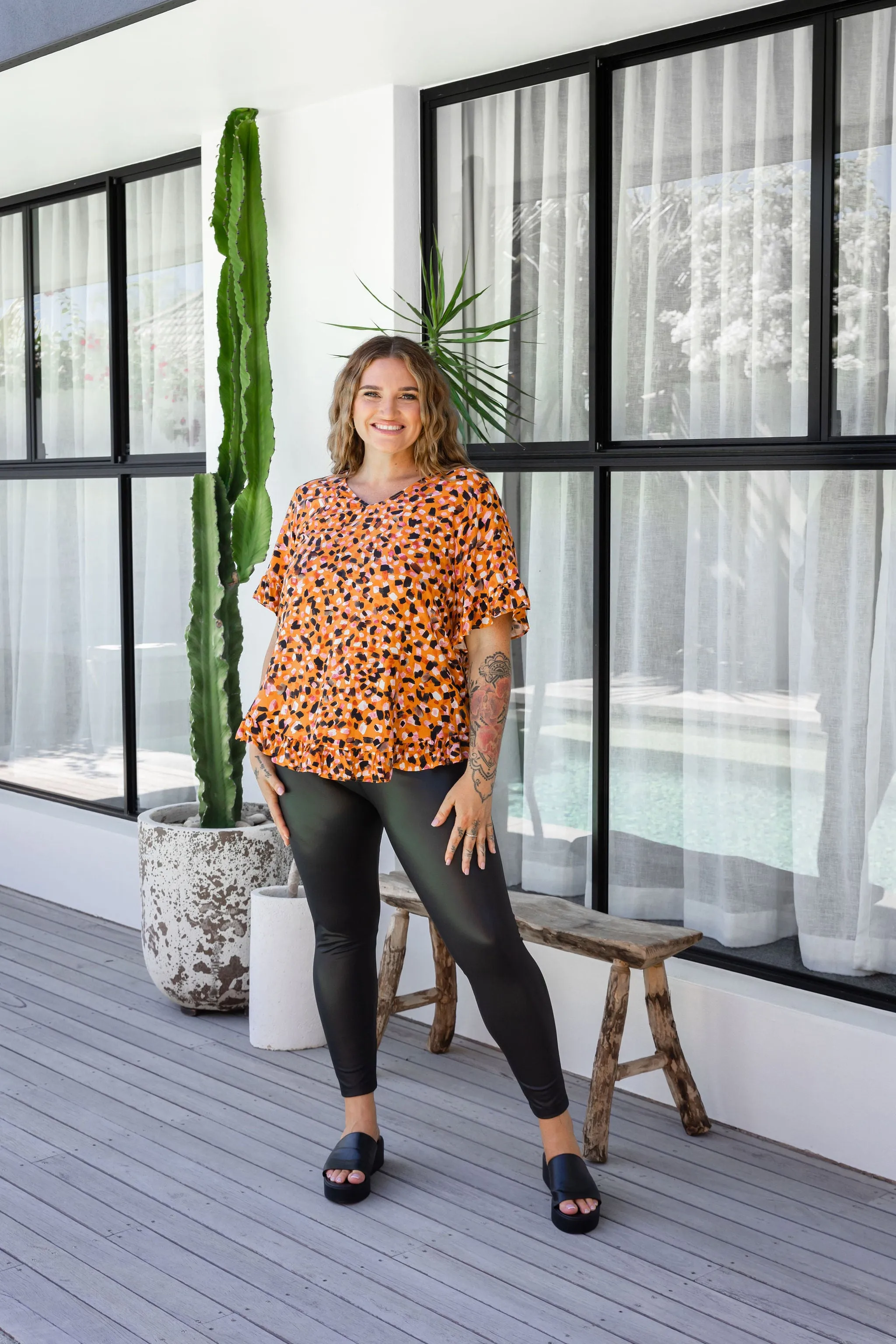 Natalie Frill Top in Brown Fleck