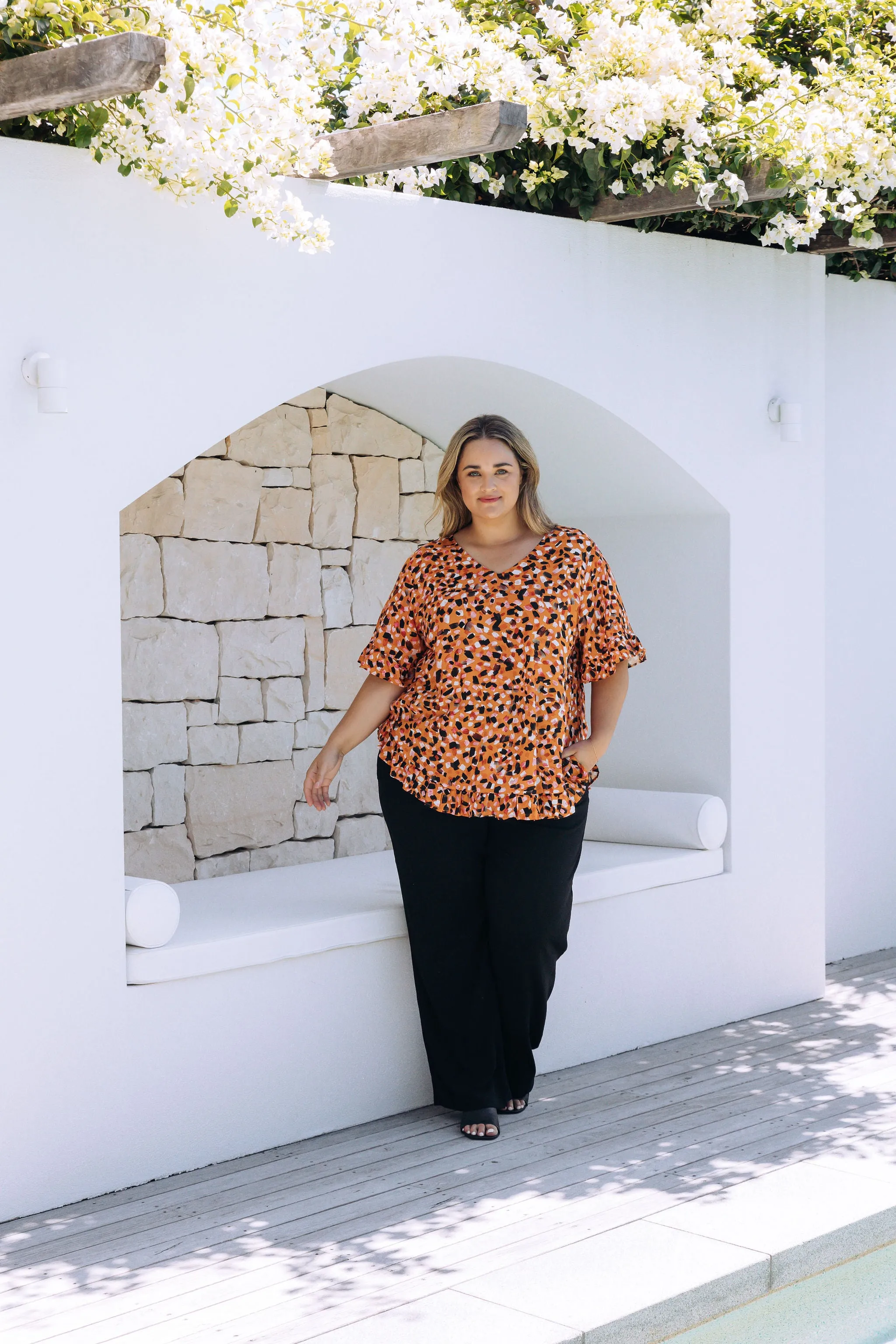 Natalie Frill Top in Brown Fleck