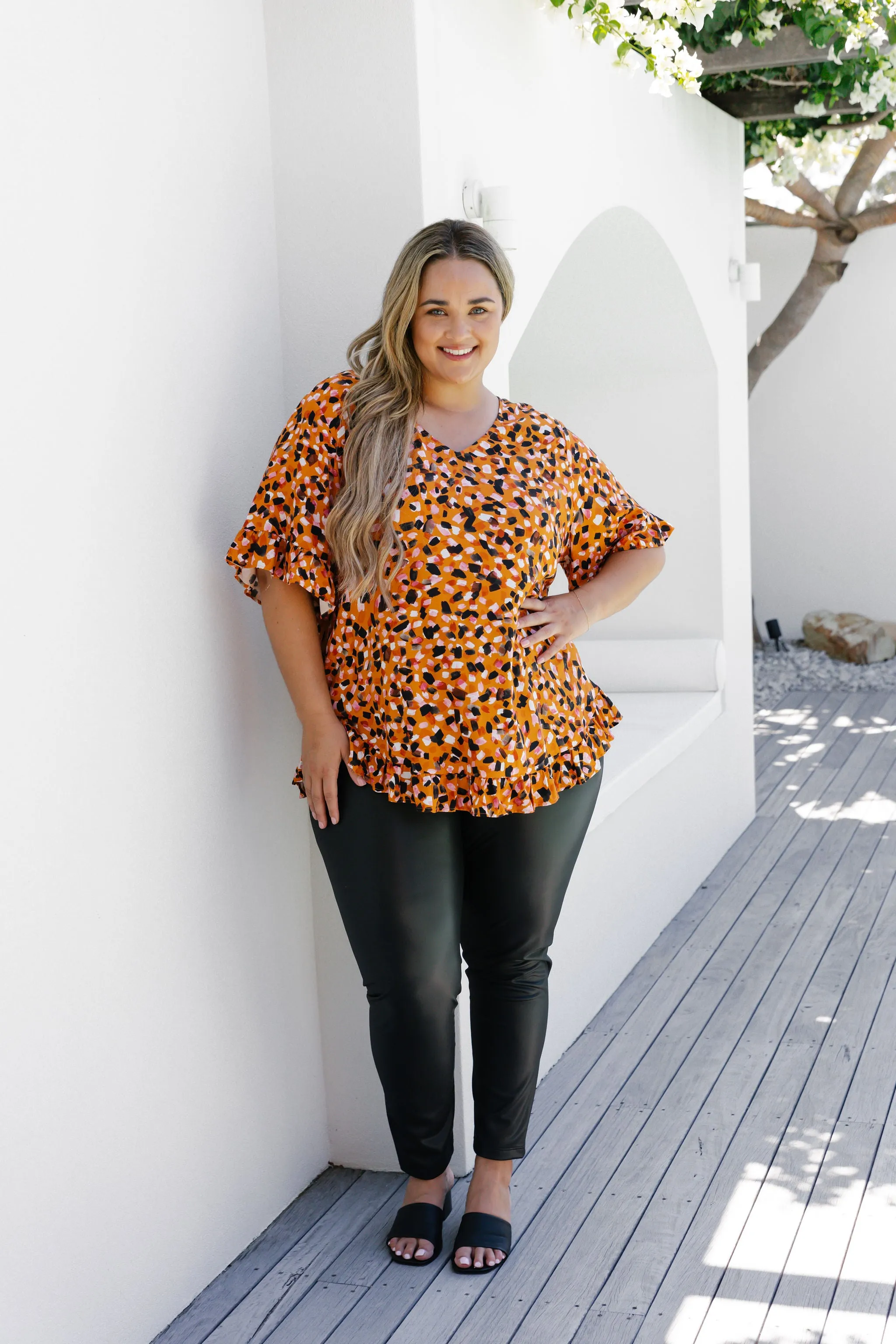Natalie Frill Top in Brown Fleck