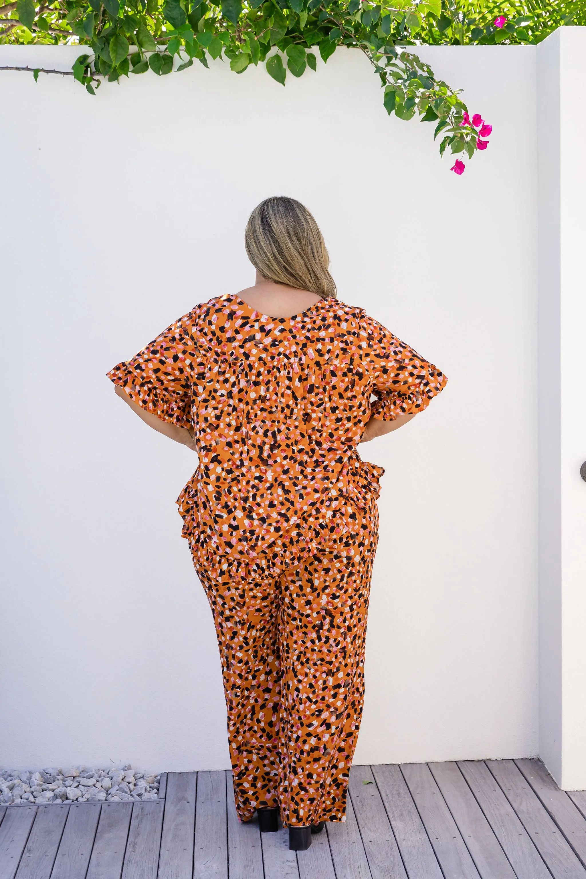 Natalie Frill Top in Brown Fleck