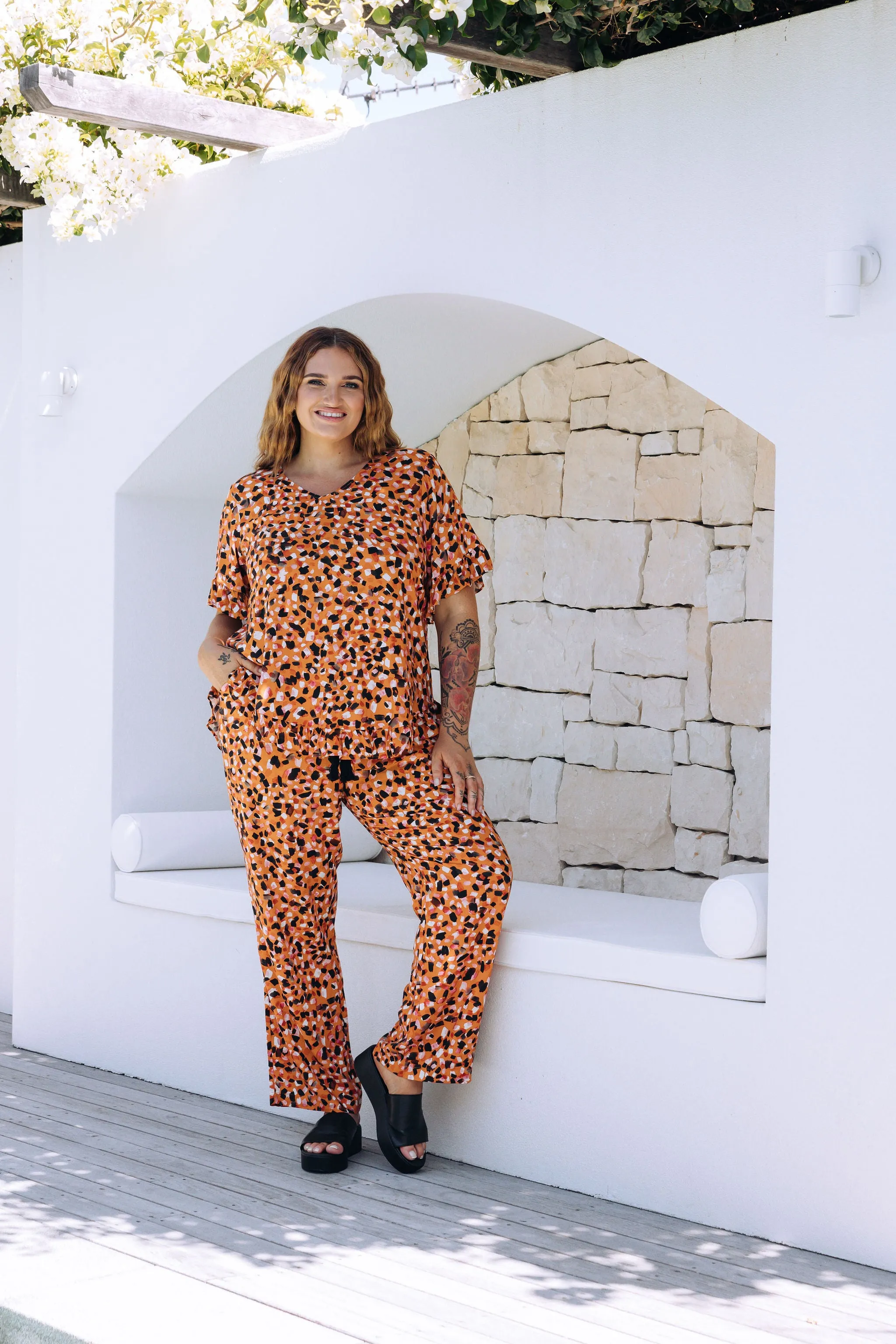 Natalie Frill Top in Brown Fleck