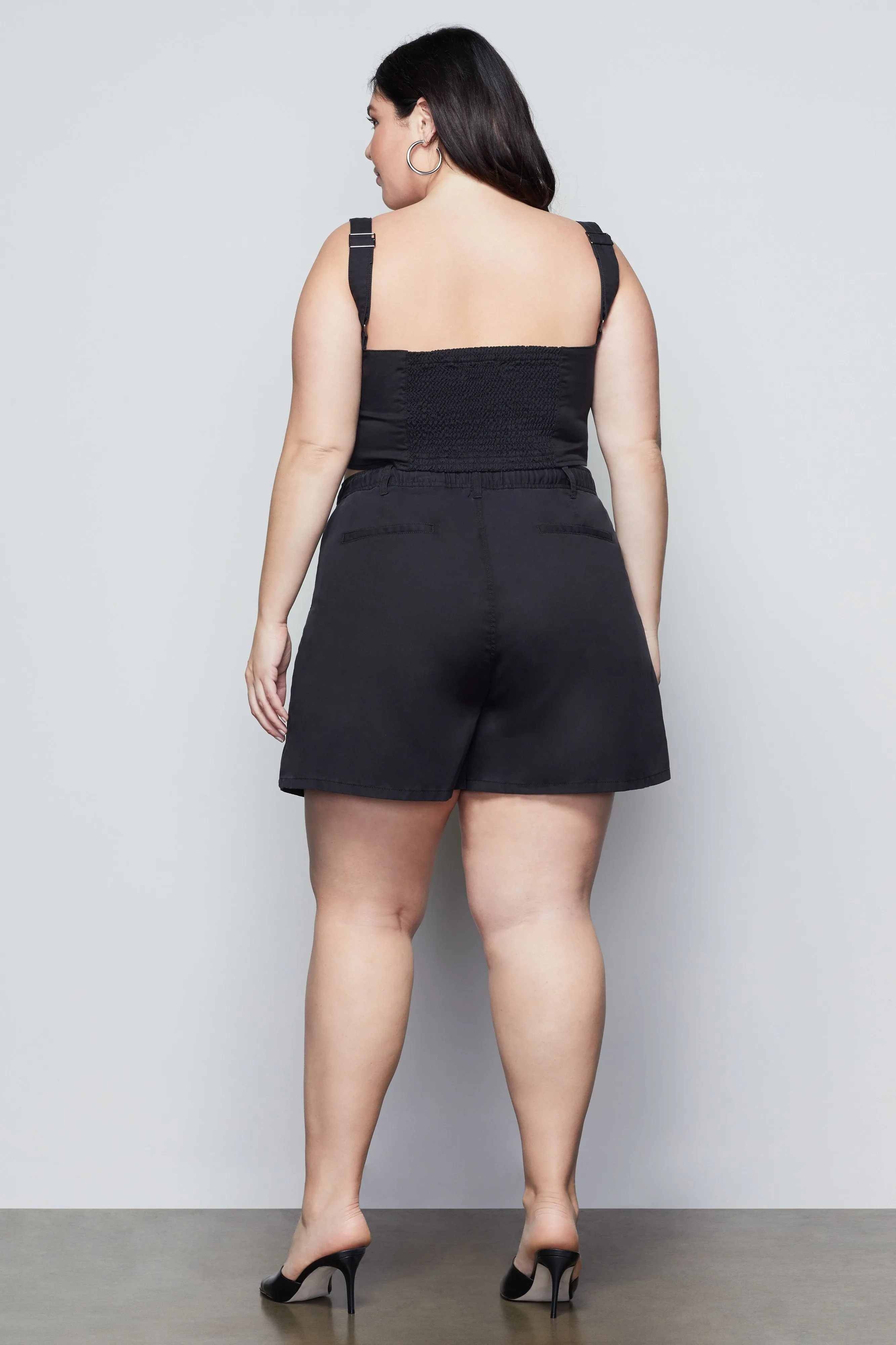 SUMMER BOSS A-LINE SHORT | BLACK001