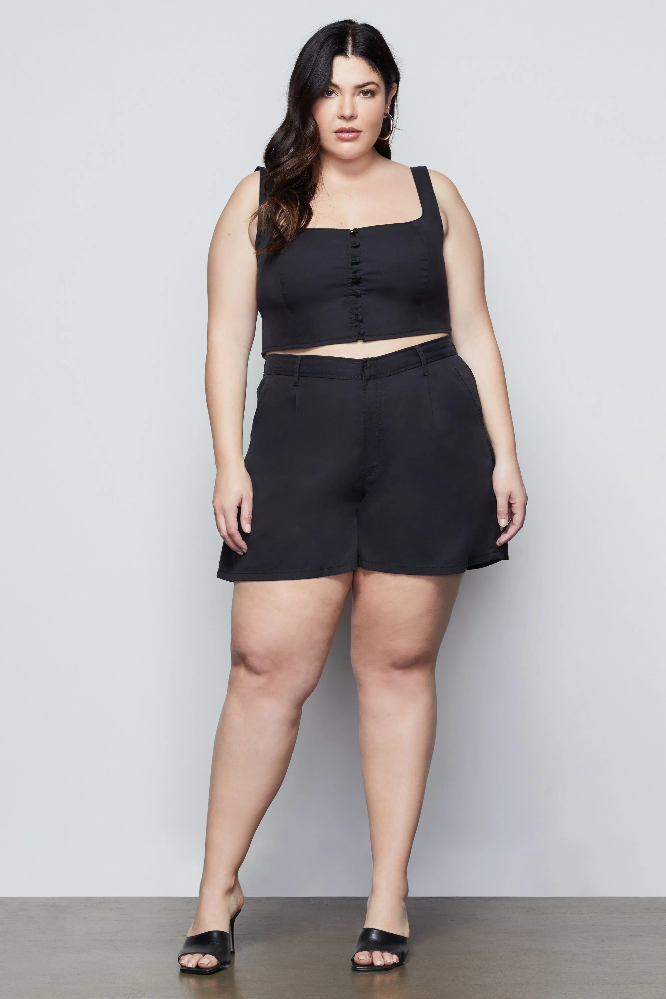 SUMMER BOSS A-LINE SHORT | BLACK001