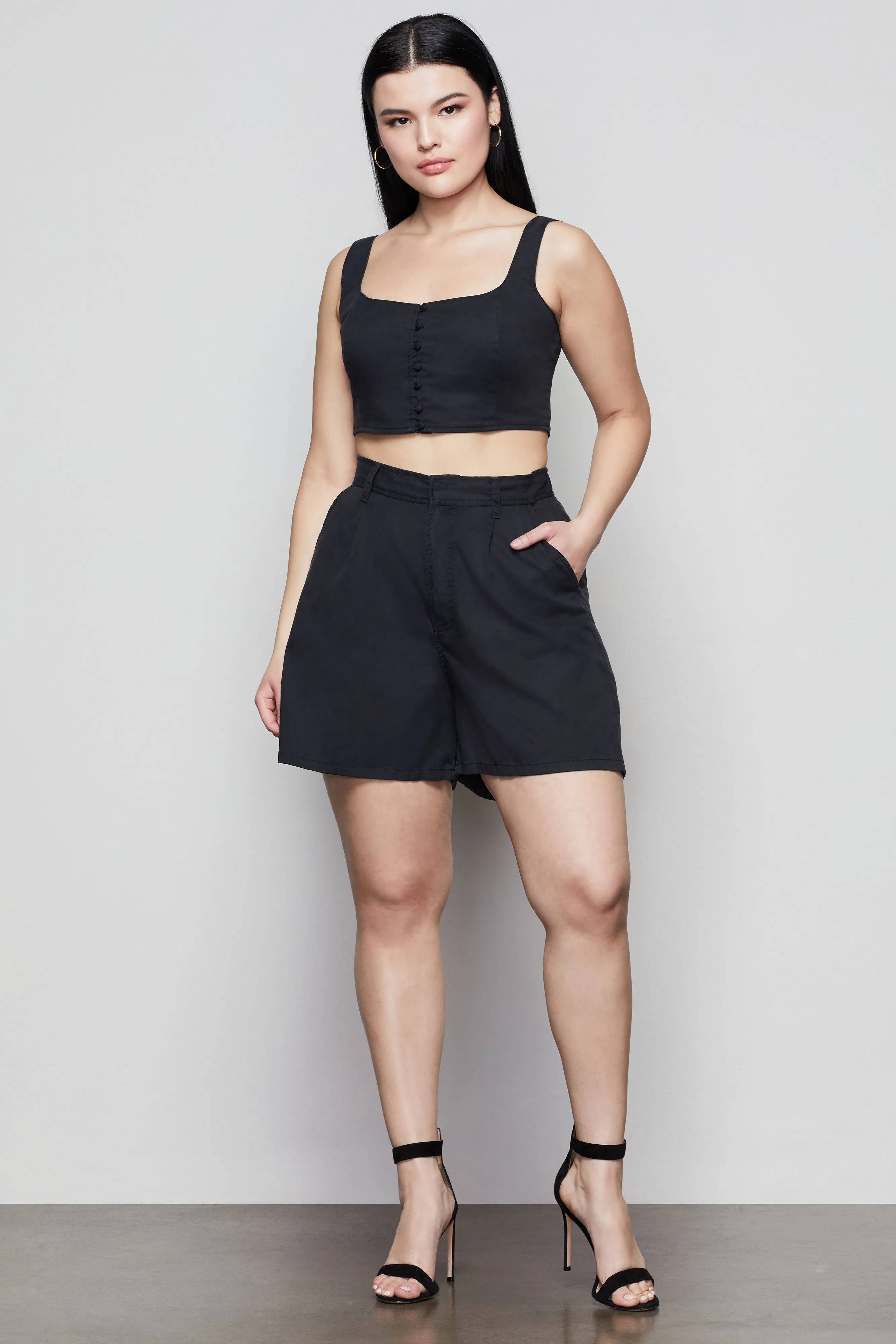 SUMMER BOSS A-LINE SHORT | BLACK001