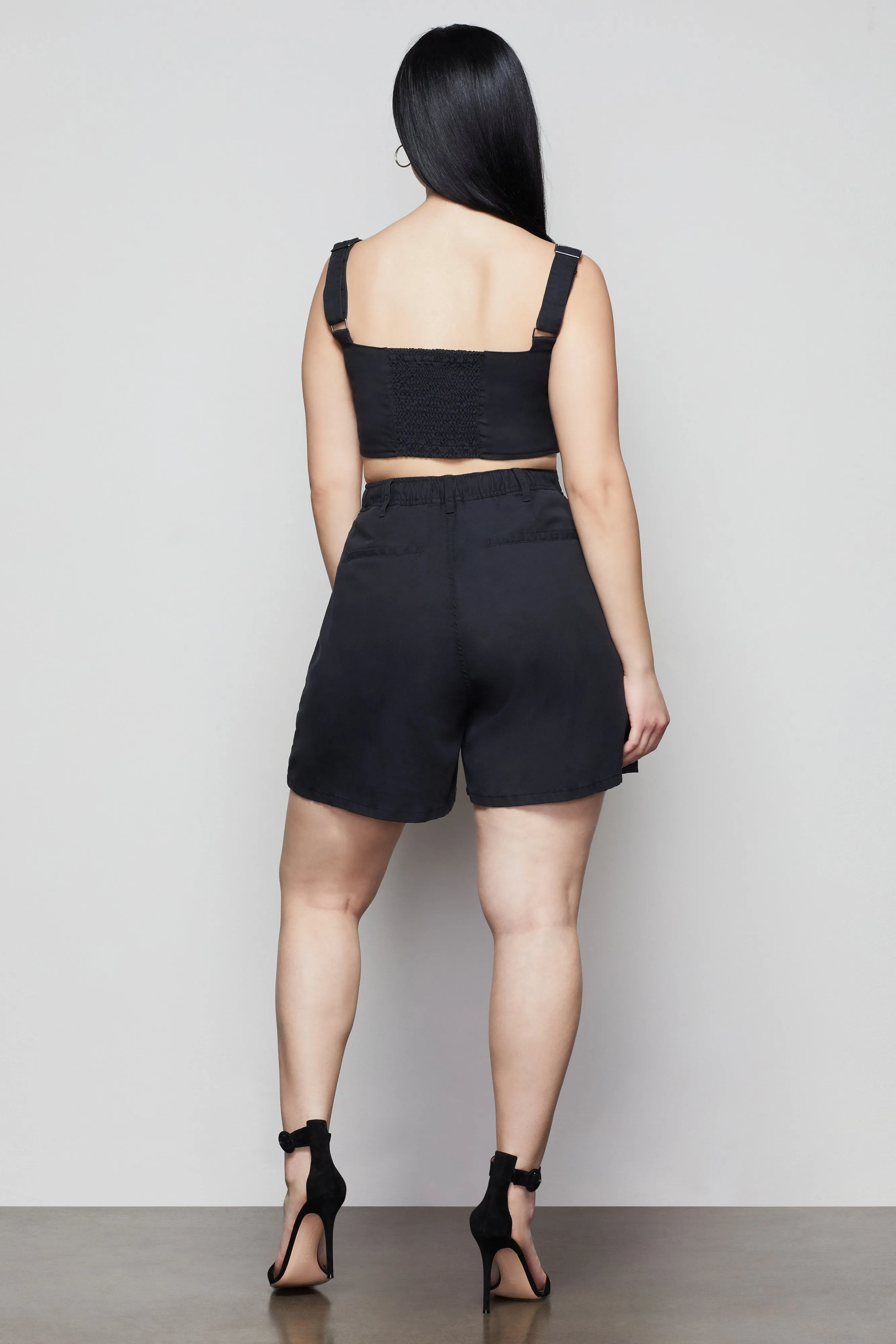 SUMMER BOSS A-LINE SHORT | BLACK001