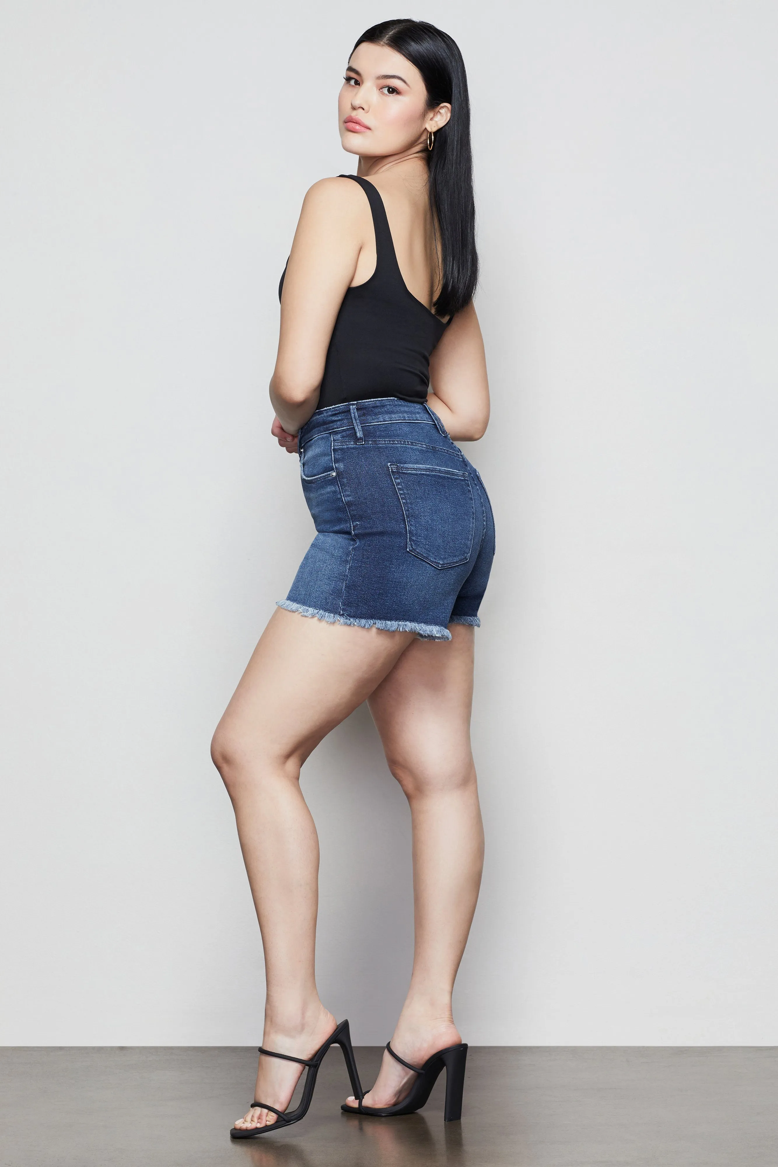 THE BOMBSHELL | BLUE462