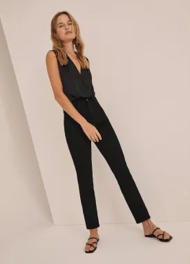THE SLEEVELESS DATE BLOUSE
