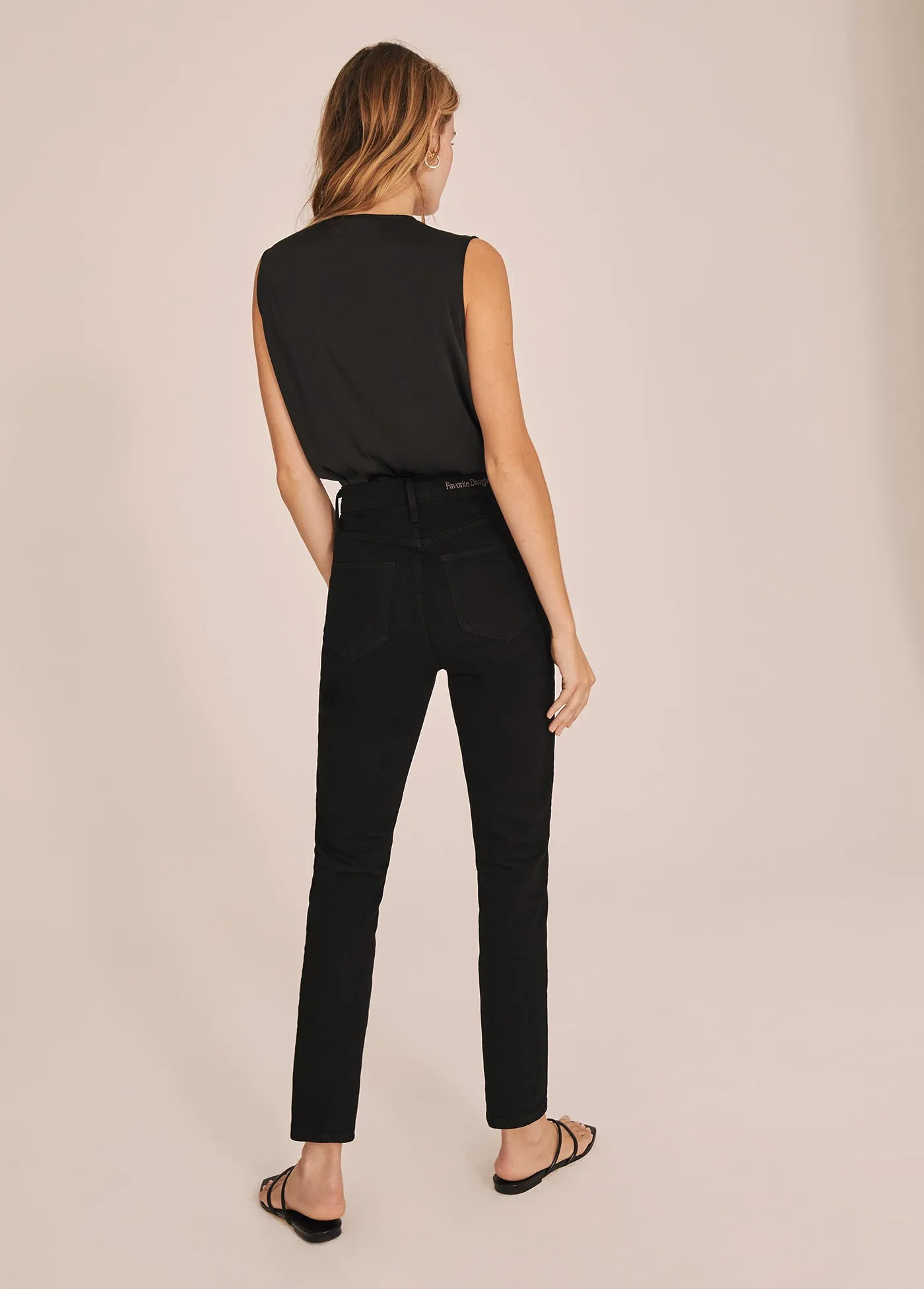 THE SLEEVELESS DATE BLOUSE