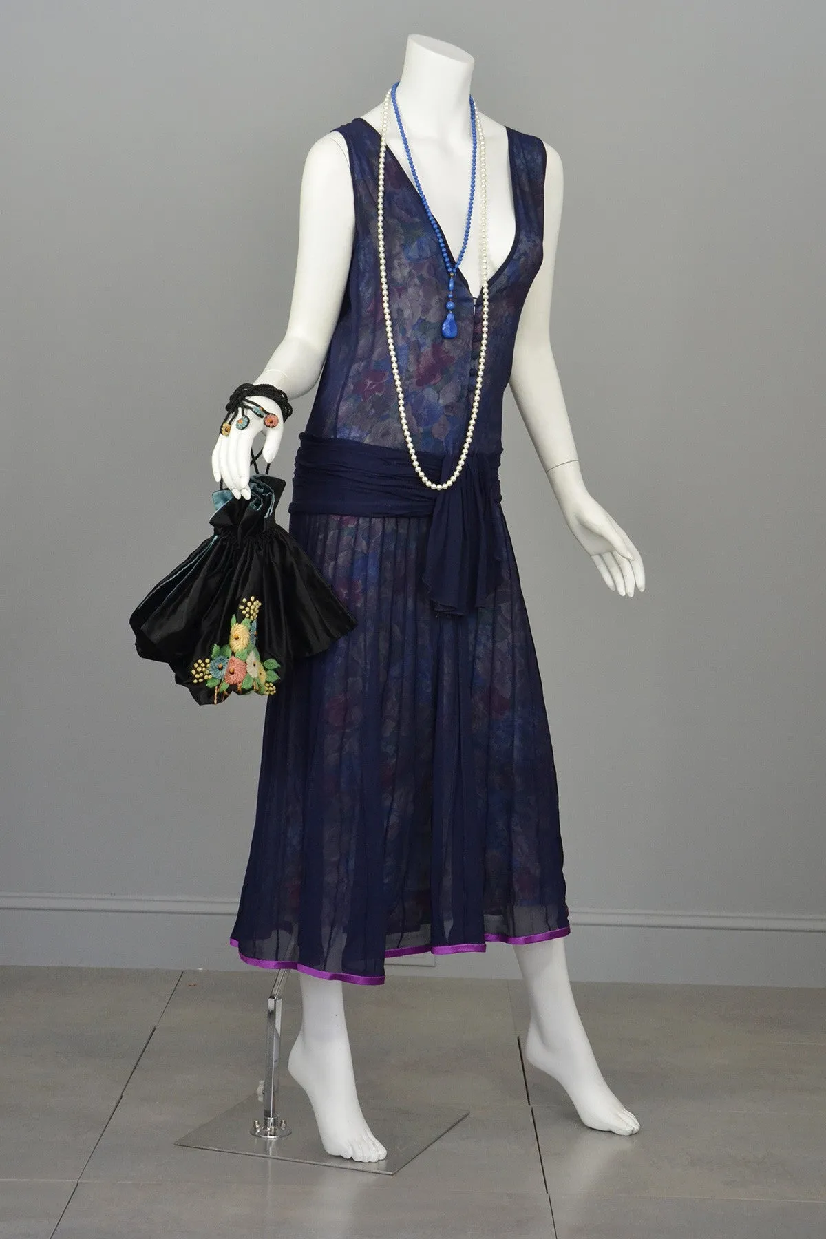 Vintage Plunge Neckline Drop-Waist Pleated Navy Blue Floral Flapper Dress