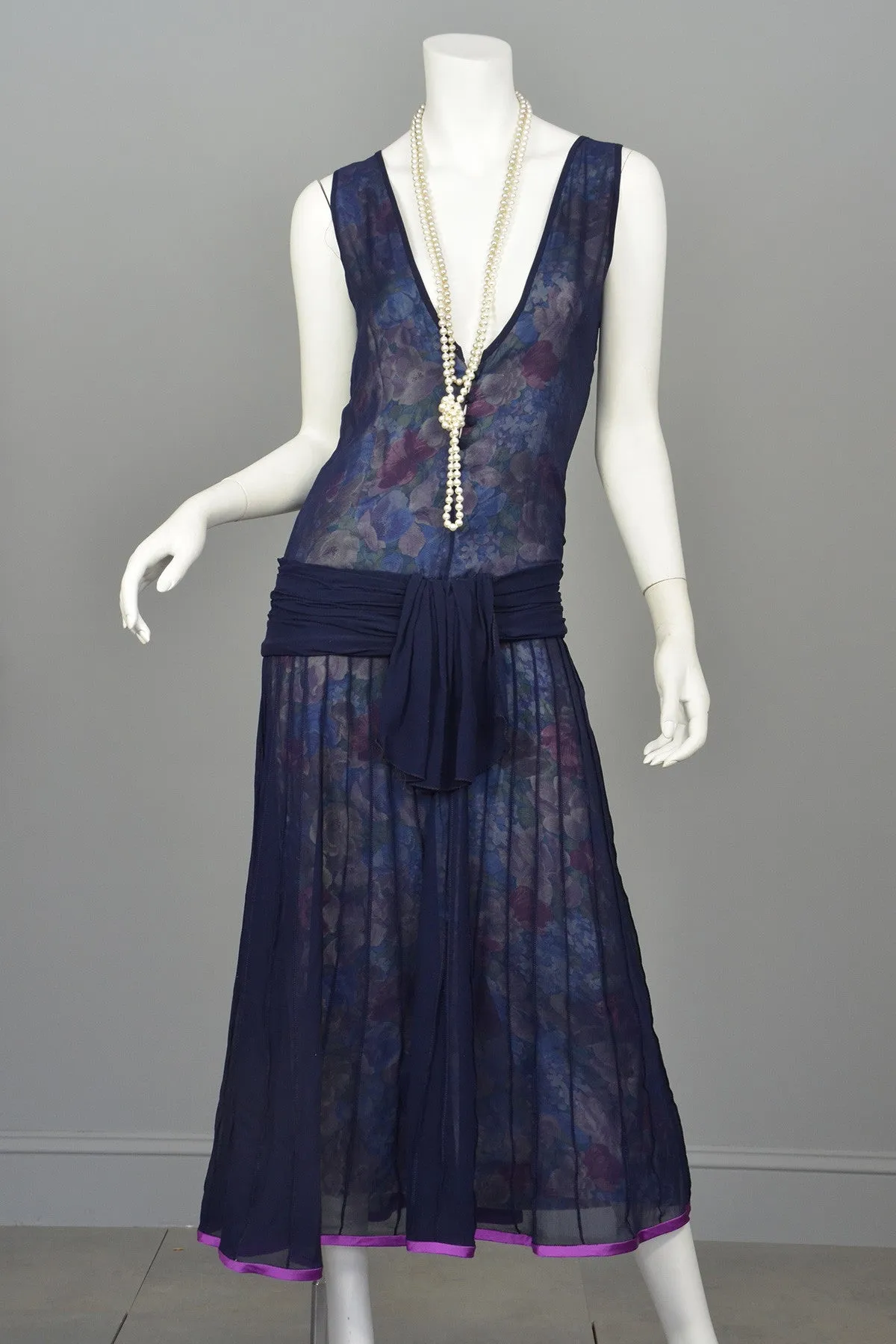 Vintage Plunge Neckline Drop-Waist Pleated Navy Blue Floral Flapper Dress