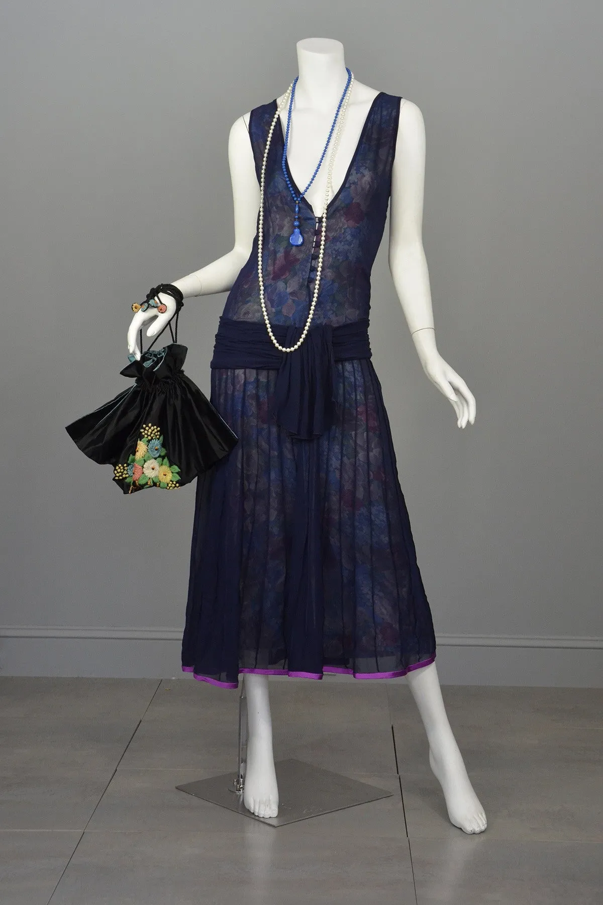 Vintage Plunge Neckline Drop-Waist Pleated Navy Blue Floral Flapper Dress
