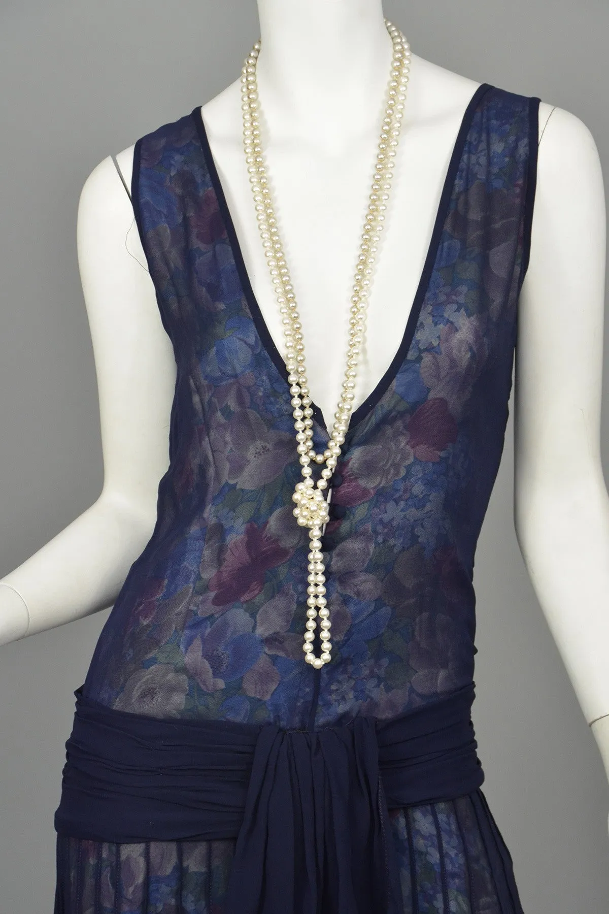 Vintage Plunge Neckline Drop-Waist Pleated Navy Blue Floral Flapper Dress